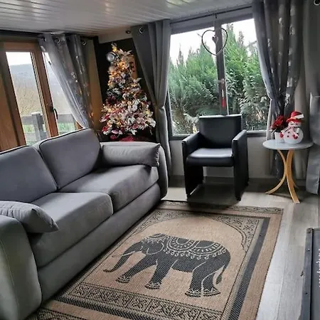 Paradise Chalet Hastiere-par-dela